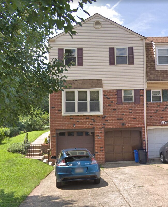 Foto del edificio - 1702 Tracey St