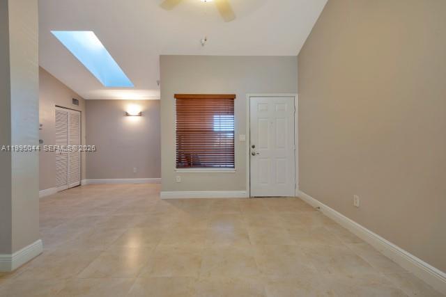 Foto del edificio - 1365 Crystal Way