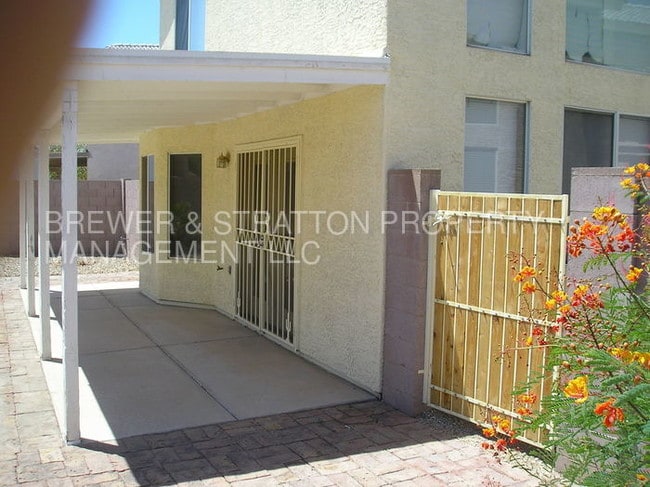 Building Photo - 3719 E Inverness Ave