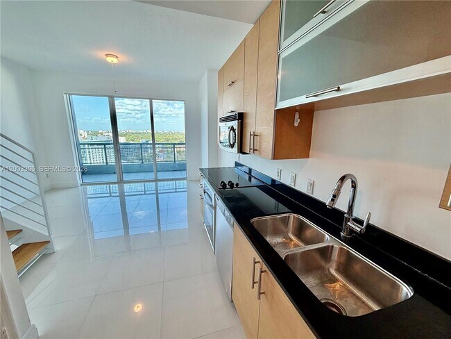 Foto del edificio - 60 SW 13th St