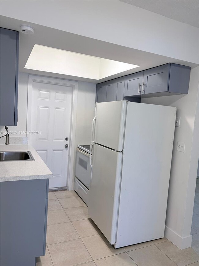 Foto del edificio - 31 NW 163rd St
