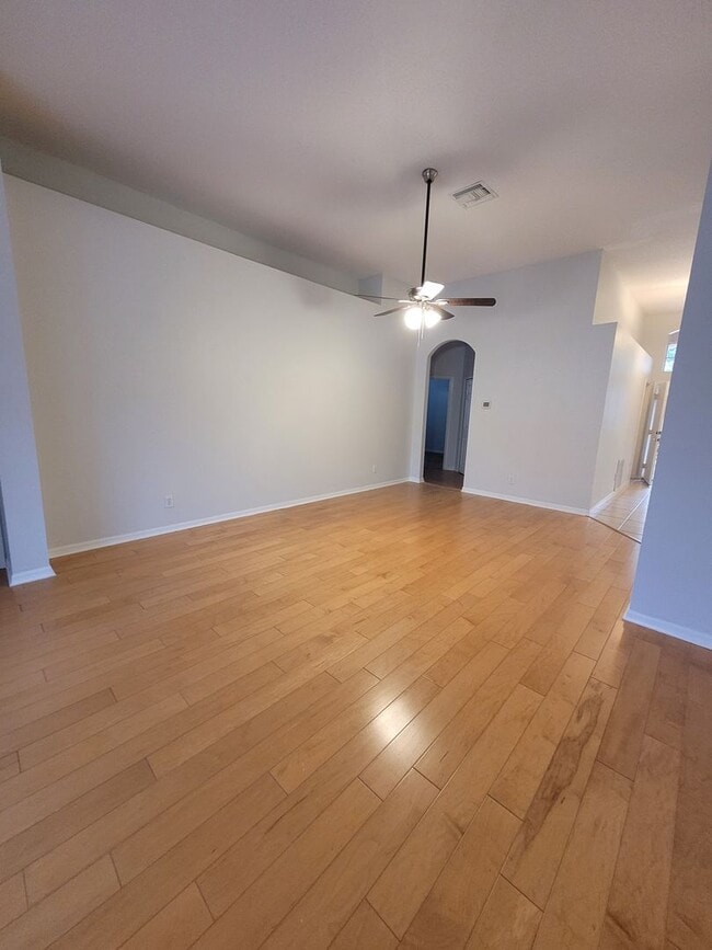 Photo - Amazing Renovated 4 bed 3 bath in Davenport House
