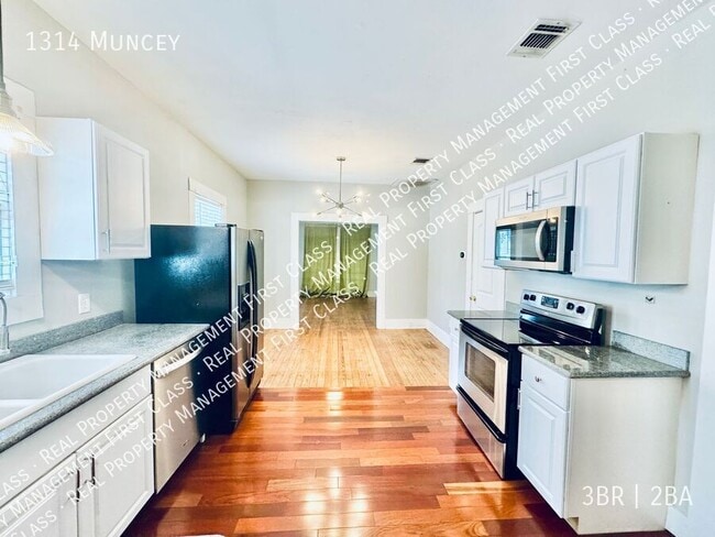 Building Photo - 1314 Muncey-
