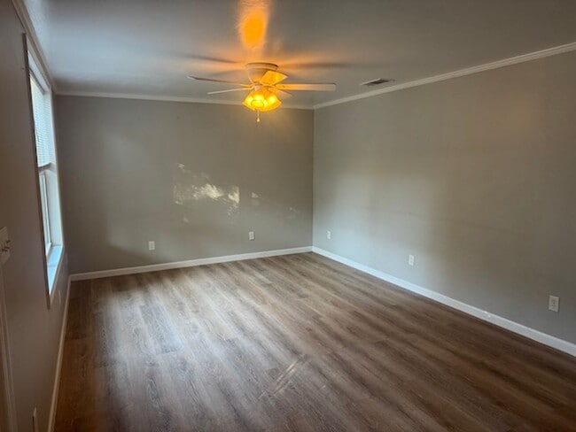 Foto del edificio - POOL AND APT/WORK SHOP/CRAFT ROOM