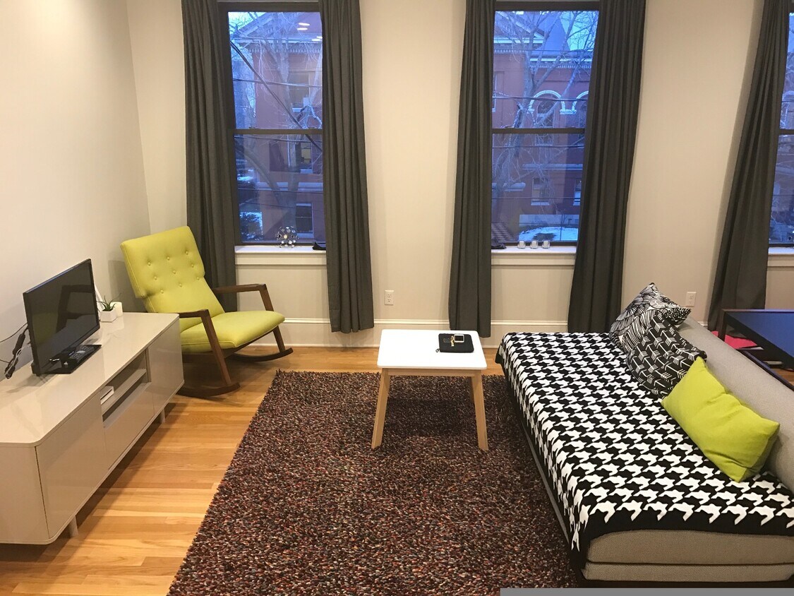 Primary Photo - 87 3rd St