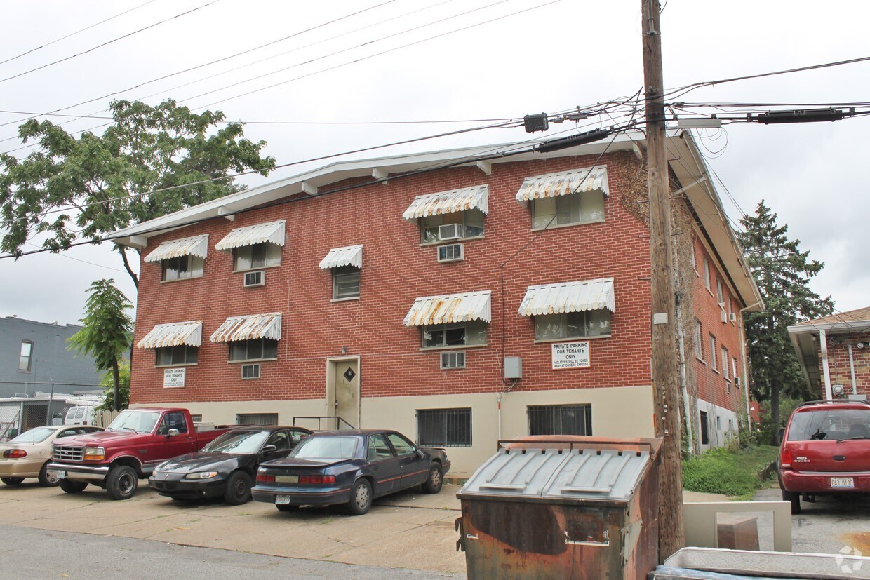 Primary Photo - 3628 Morganford Rd