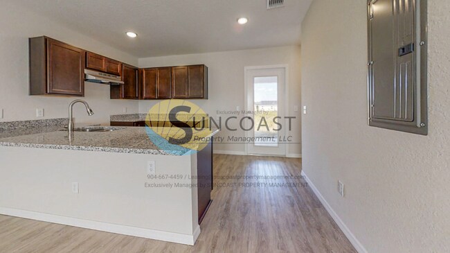 Foto del edificio - Introducing an appealing 1BR/1BA Quad for ...