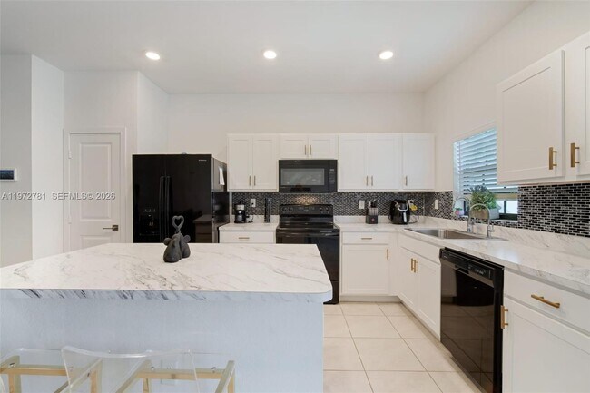 Foto del edificio - 1181 SW 7th Ct