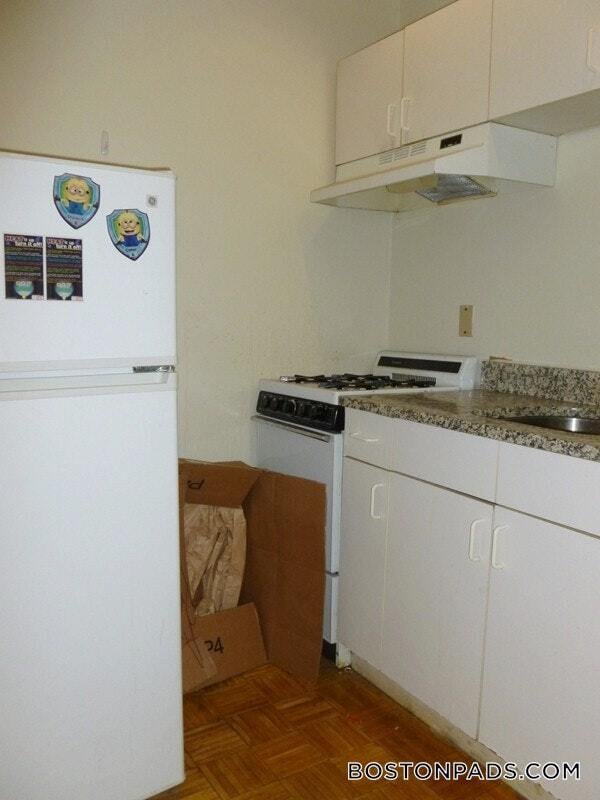 Building Photo - 165 Hemenway St