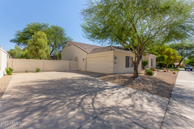 Building Photo - 12063 E Bella Vista Cir