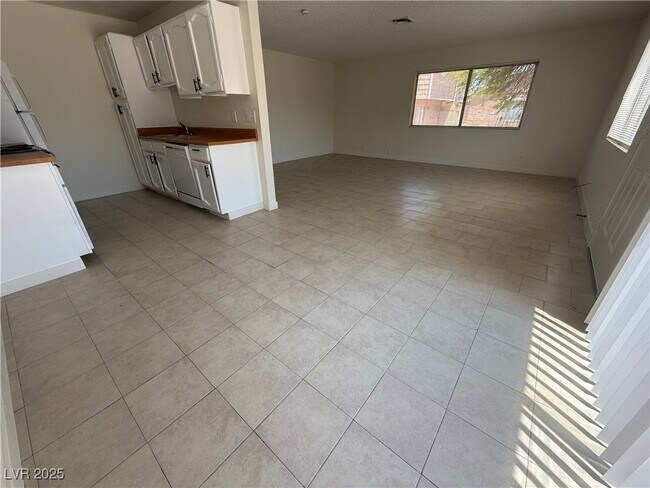 Foto del edificio - 5208 Greene Ln
