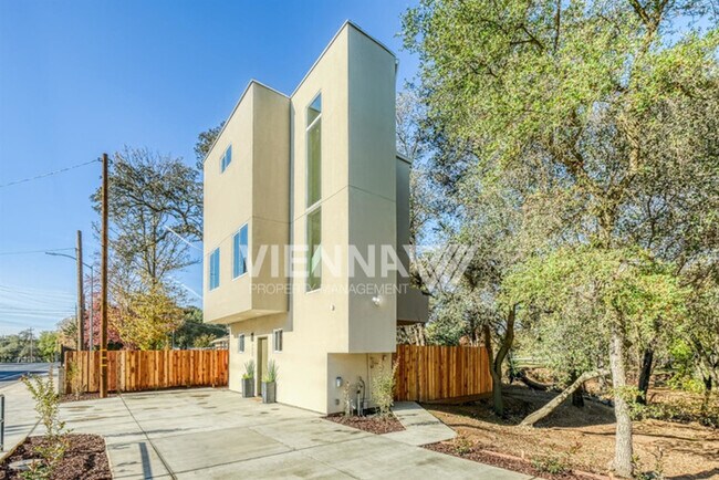 Foto del edificio - 7437 Antelope Rd