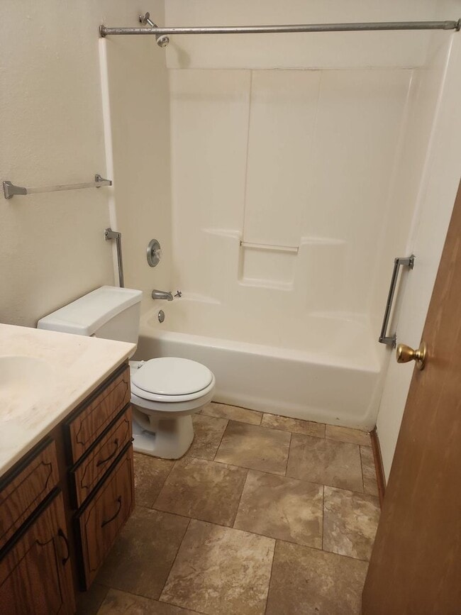 Building Photo - Welco West Apartment