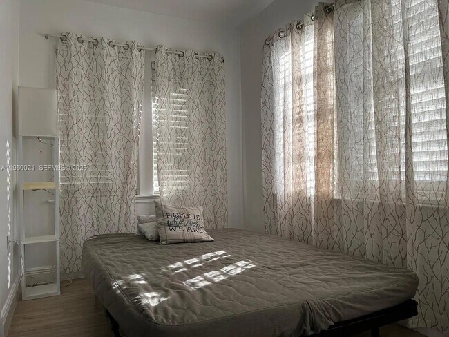 Foto del edificio - 2049 SW 60th Ct