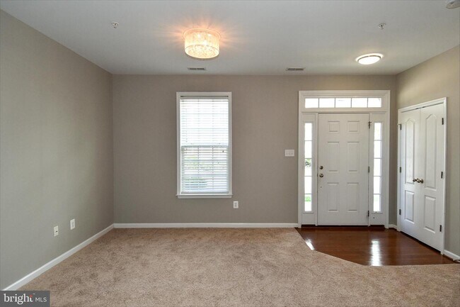 Building Photo - 2627 Osprey Way S