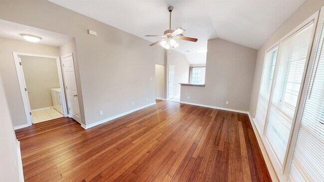 Foto del edificio - 1124 Carolina St