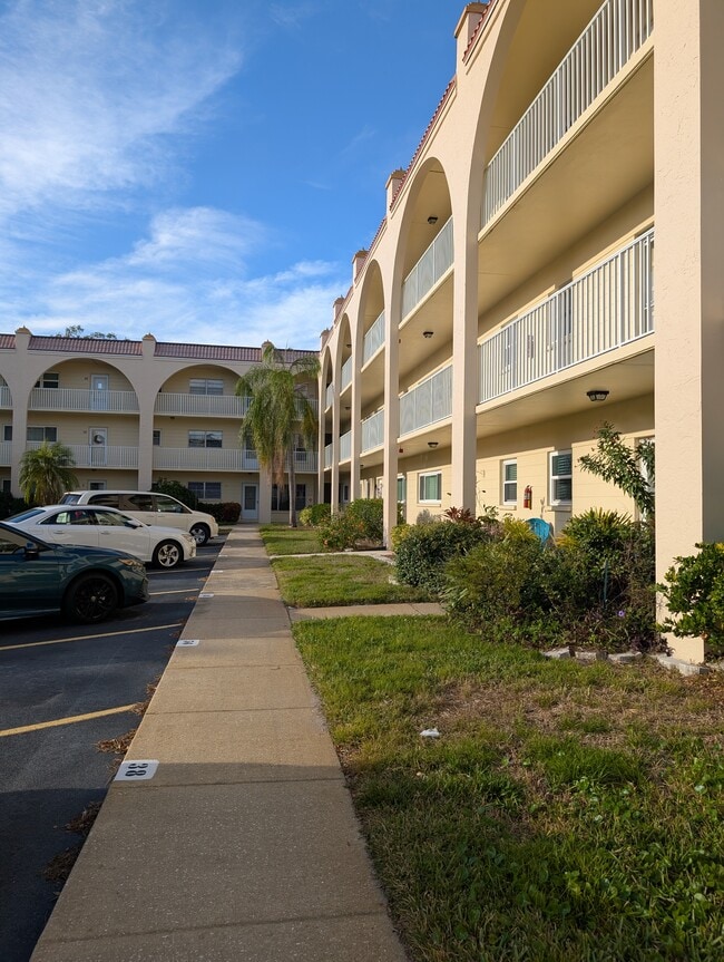 Building Photo - 2258 World Parkway Blvd W