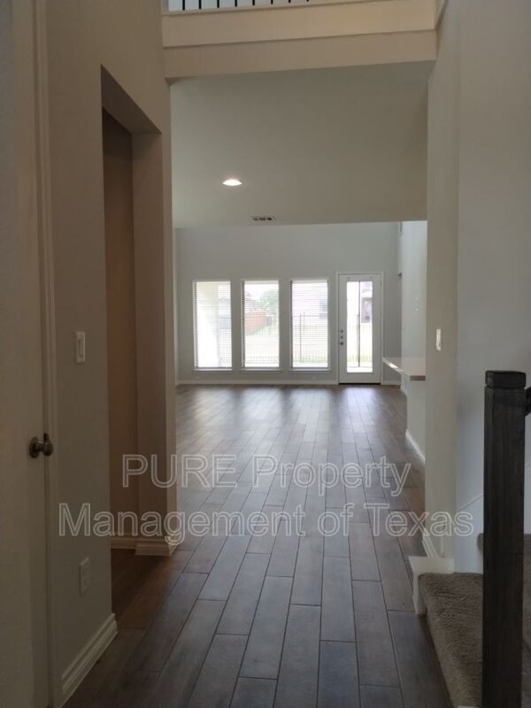 Building Photo - 528 Gerona Ct