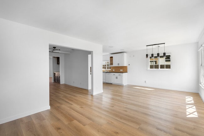 Foto del edificio - 17089 Kingsbury St