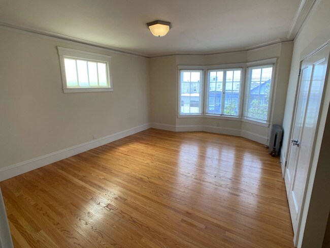 Building Photo - 1671 Lombard St