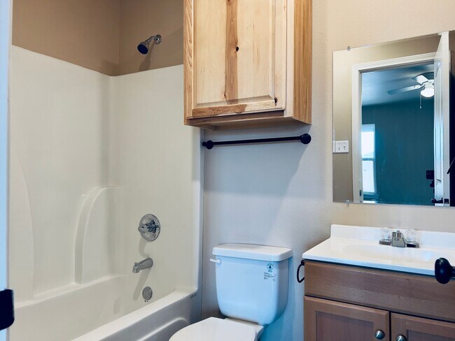 Foto del edificio - Charming Three Bedroom In North Lubbock