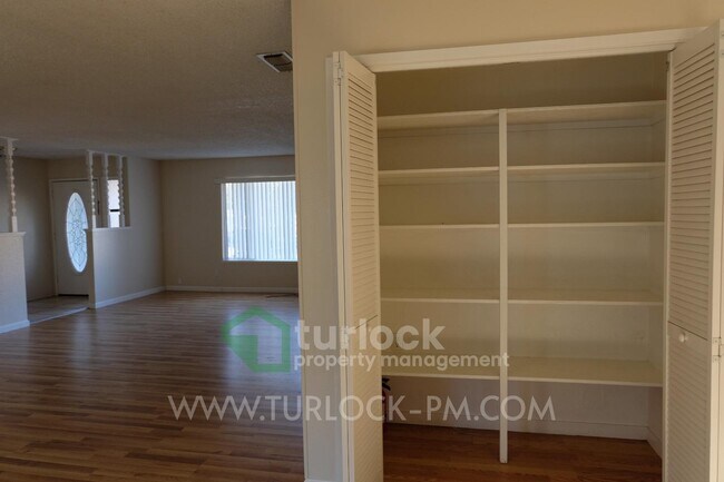 Foto del edificio - 660 Hillsdale Dr