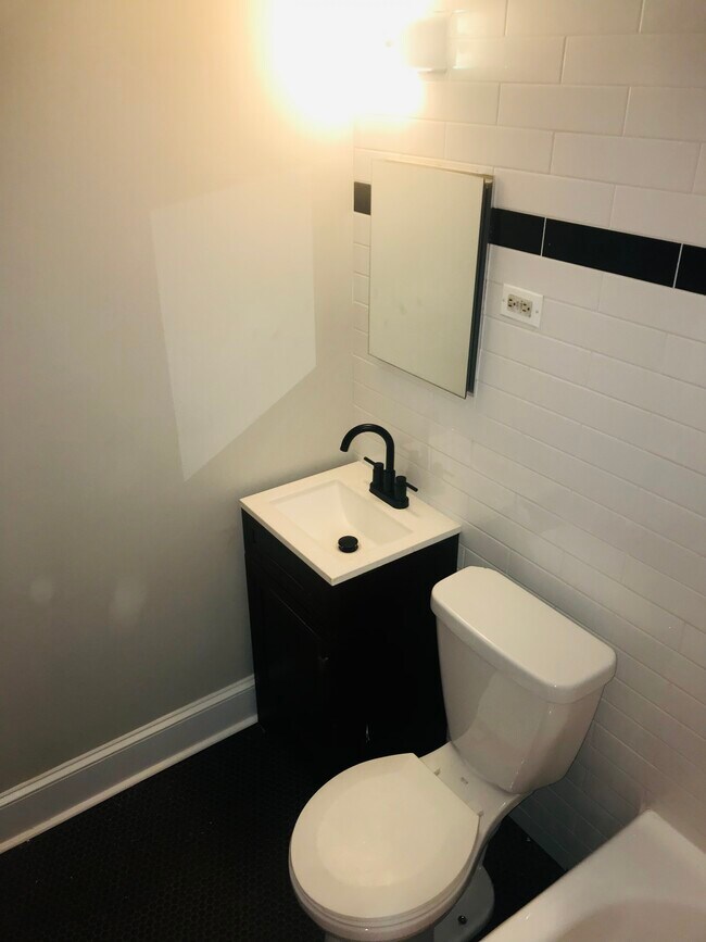 Building Photo - 517 Hamilton St