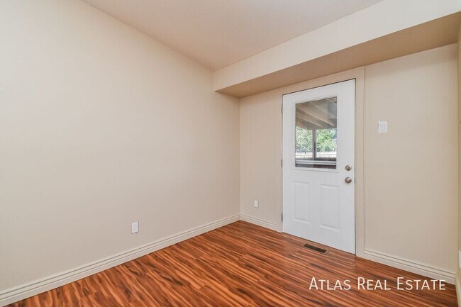 Foto del edificio - 3444 Hunterwood Dr