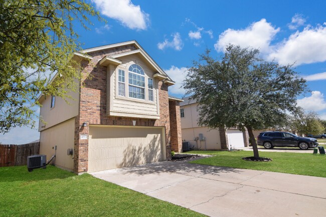 Foto del edificio - 4611 Honeystreet Bridge Ln