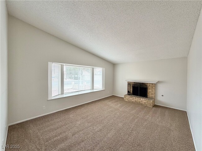 Building Photo - 3721 Redwood St