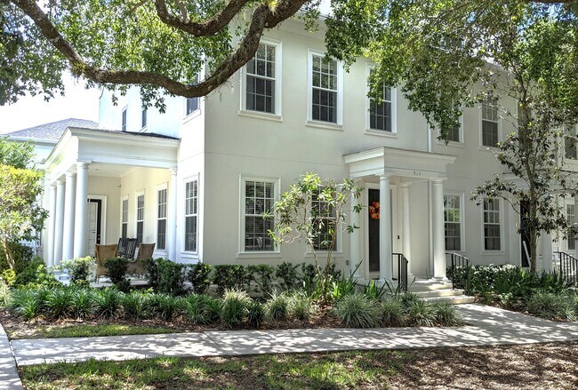Building Photo - 915 Greenlawn St