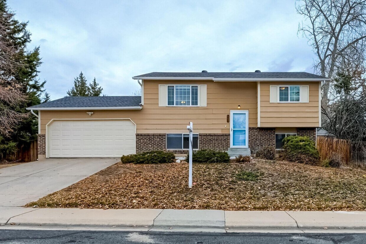 Four Bedroom Home in Broomfield House Rental in Broomfield, CO