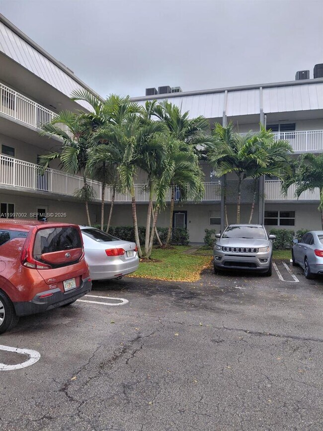 Foto del edificio - 2980 Riverside Dr