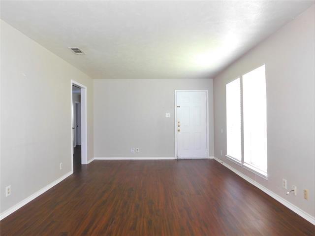 Foto del edificio - 3305 Gardenview Cir