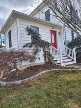 Building Photo - 533 Main St