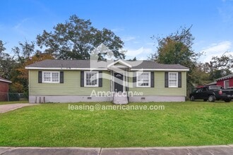 Building Photo - 1217 Dogwood Ave