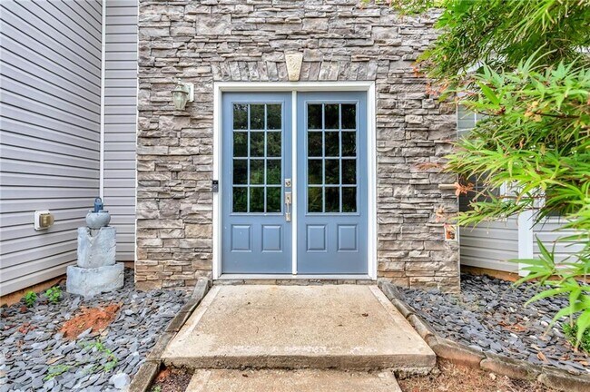 Building Photo - 115 Caney Creek Pkwy