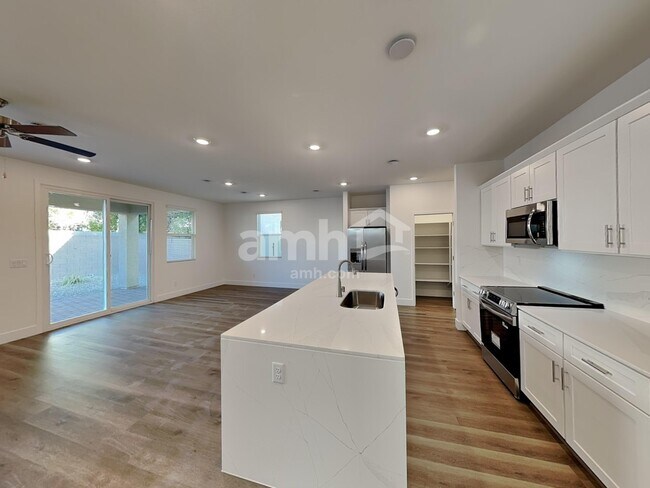 Foto del edificio - 5820 Fly Fisher St