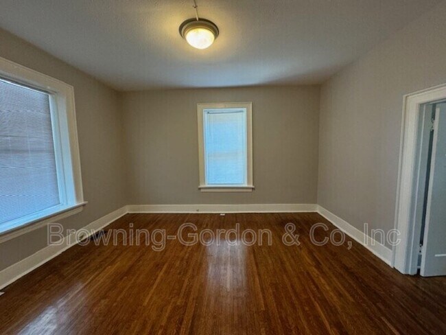 Foto del edificio - 1503 Bernard Ave