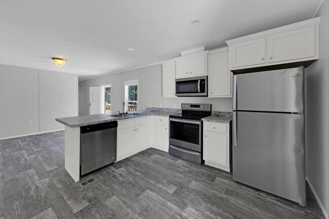 Foto del edificio - BRAND NEW 3 BR 2 BATH LUXURY MOBILE HOME  ...