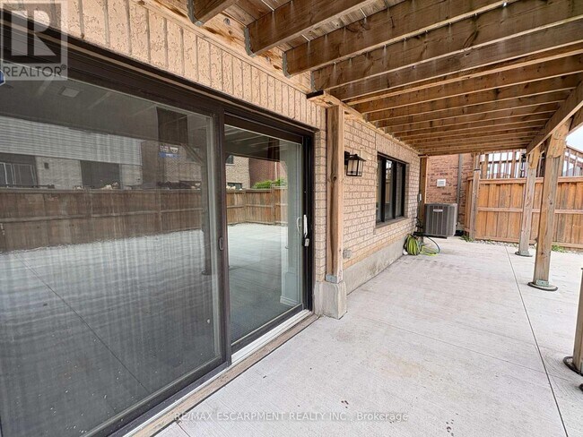 Building Photo - 39 W Glen Ave