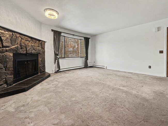 Building Photo - 355 Donna Dr