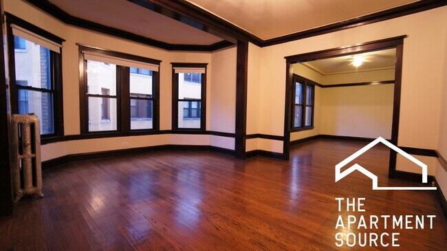 Foto del edificio - 2434 N Sawyer Ave