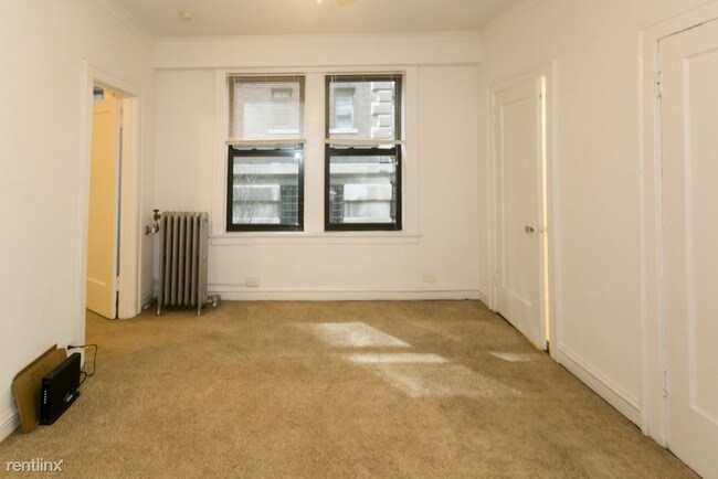 Building Photo - 420 W Melrose St