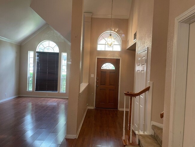 Building Photo - 4 Bedroom 2 Bathroom located in Santa Fe T...