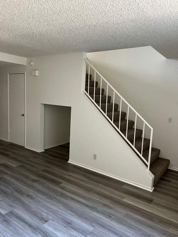 Building Photo - 43711 Challenger Way