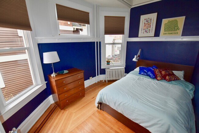 Foto del edificio - Charming Capitol Hill One Bedroom - AVAILABLE 9/8/2026!