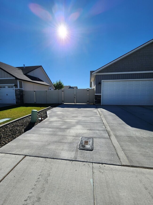 Foto del edificio - Beautiful, Immaculate Home in Northwest Tw...