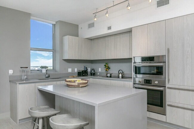 Foto del edificio - 4010 S Ocean Dr