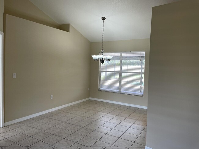 Building Photo - Beautiful 3 Bedroom 2 Bath Pool Home Lawn ...